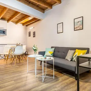 https://precioso-apto-en-el-centro-historico-de-sevilla.es-andalucia.com